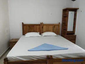 Creekshore Home Stay - Image 1