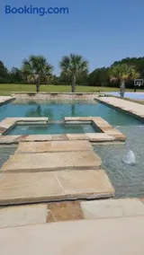 Luxury Estate with Pool & Theatre - Image 4