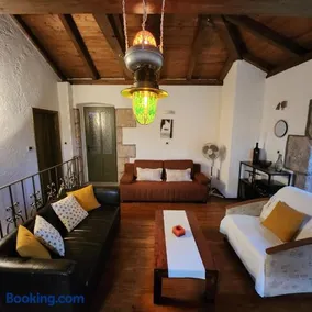 Melina Heritage House - Image 2