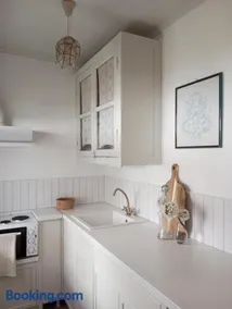 Cosy Guest House by the Beach - Image 2