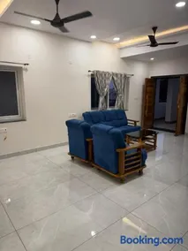 Elegant 2BHK Holiday Home - Image 4