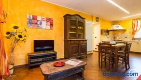 Wallace Apartment - Image 2