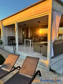 BUQEZ VILLA HAJDA 16 - second row direct on the beach - Image 2