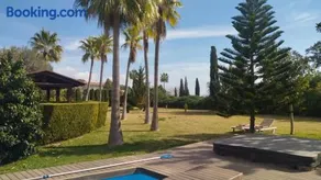 Family-friendly finca with picturesque garden - Image 5