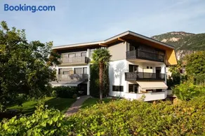 Julias Guesthouse - Image 1