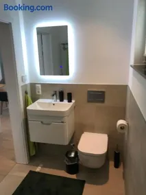 Schöne 1,5 Zimmer Wohnung mit Aussenterrasse, Nice small 1,5 room flat with an outside terrace - Image 3