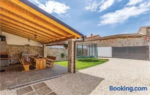 Gorgeous Home In Peruski With Wifi - Image 5