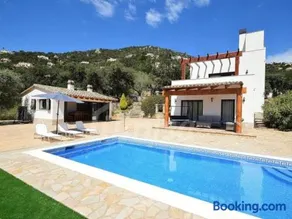 Villa avec terrasse, piscine privée et jardin | Vue montagne - Image 1