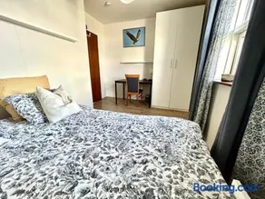 Cozy Private Room in a shared Welcoming Home in The Golden Circle - Image 3