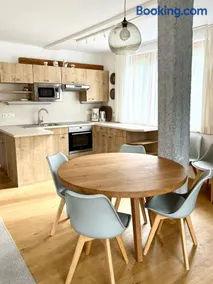 Traumhafte Wohnung mit großer Terrasse - Image 1