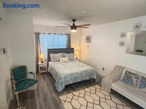 (B) Casa Azul. Minutes From The Beach & Mall - Image 2