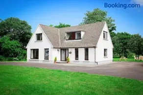 Ellie's Farmhouse - Image 3