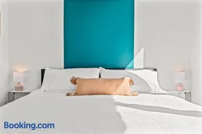 Skyline View King Bed 1BR Apt Close to all stadiums Sleeps 4 - Image 2