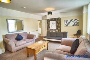 The Little Bear Apartment Birkdale Village - Image 5