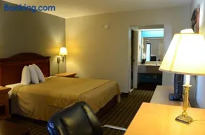 Clarksville Inn - Image 4