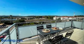 Private Parking - Balcony - Comfort & Light - Image 2