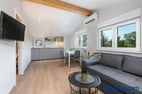 Quercus Apartments - Peace & Nature by the Bike Trail - Image 2