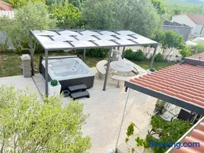 Edi With Pool H - Image 2