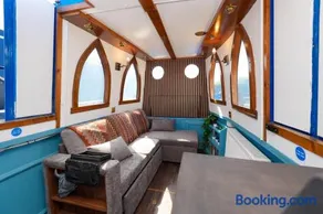 Tranquil Canal Escape on The Vital Spark Narrowboat - Image 5