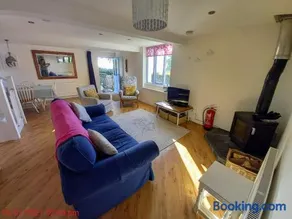 Golden Square Holiday Cottage - Image 2
