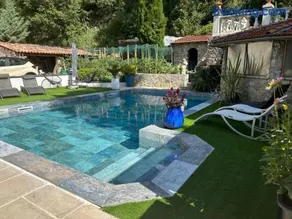 Appartement design avec piscine - Image 2