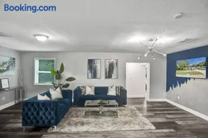 Luxury Miami Retreat - Image 5