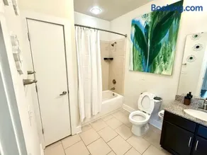 Spacious Uptown luxury Escape - Image 2