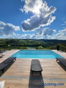 Vila lake - Image 1