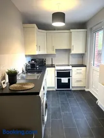 3-Bedroom Home in Belfast- near Crumlin Rd Gaol - Image 3