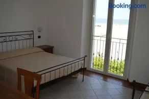 Residenza sul Mare Villa Margherita - Il Lupo Affitta - Image 2