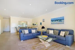 Tulipa Apartment - Image 3