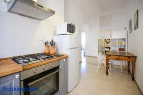 Spacious Apartment with Big Terrace at Colosseum - Image 5