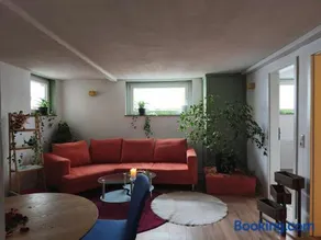 statt HOTEL - Frisch, Frech und Farbenfroh - Helle Souterrainwohnung - Image 2
