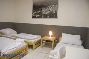 Hostel Seven - Image 3