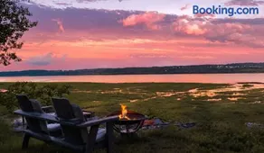 Condo 1 - Waterfront with SPA, Fireplace & Barbecue - Image 1