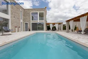 Rafaelia Premium villa with private pool in Drepano - Image 2