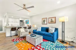 Modern and Romantic Beach Getaway - Steps to Beach LSV01 - Image 1