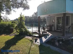 Large House Boat - Image 2