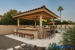 Arch Views Beautifully designed home with swimming pool table and more - Image 3