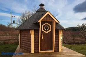 Cosy Shepherds Hut with hot tub in the Scottish Highlands - Image 3