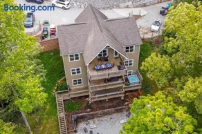 Stunning Lakeview Home Game Room Dock Hot Tub - Image 4