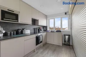 Private Beach House plus Studio Apartment Sleeps 10 - Image 5