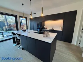 Luxe woning met verwarmd zwembad - Image 2