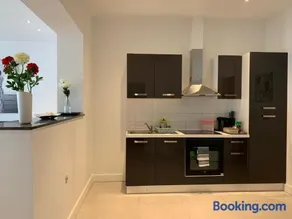 Modern Apartment First Floor - Image 4