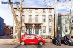 The Brick House at Yale New Haven ( Wooster Square) - Image 2
