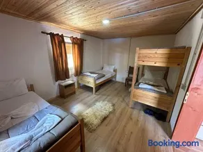 Guesthouse Kroni I Micanit - Image 1