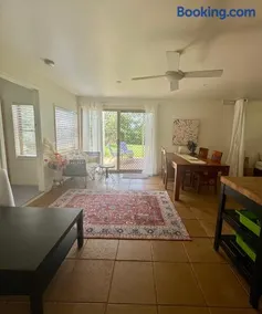 Beautiful, comfortable 7 mins walk to Mullumbimby - Image 2