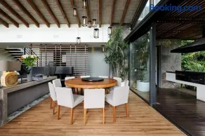 Casa Galo-Modern Retreat Overlooking Golf Course - Image 3