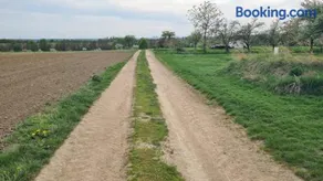 Zahrada na cyklostezce Ketkovice - Karavanové stání- only space for caravan and motorhome - Image 3