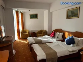 Hotel Atlantis - Image 4